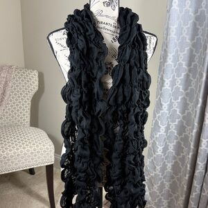 Black Ruffled Scarf